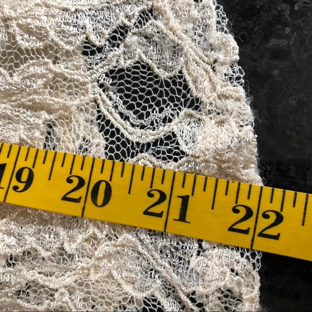 Kimchi Blue cream lace overlay with mesh neck Top size XS - Picture 8 of 8